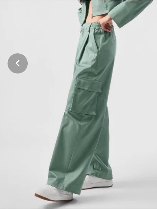 ALO Yoga Pants - ALO Yoga Mint Green Patch Logo Sweatpants
